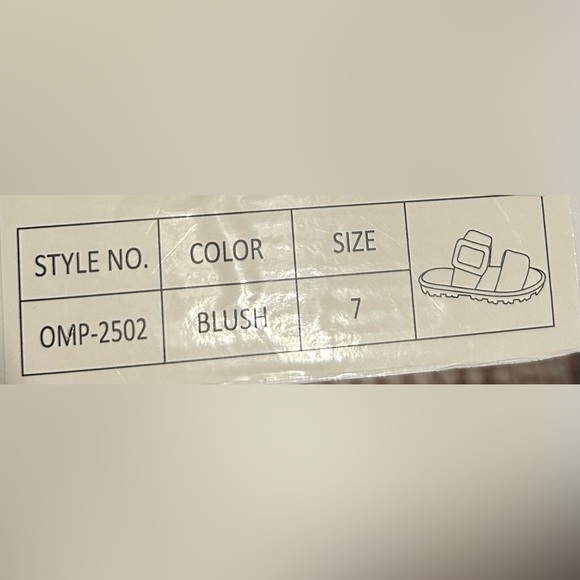 Olivia Miller Women's Amantea Faux Fur Fuzzy Slide Flat Sandals Pink Size 7 NWB - Picture 4 of 5